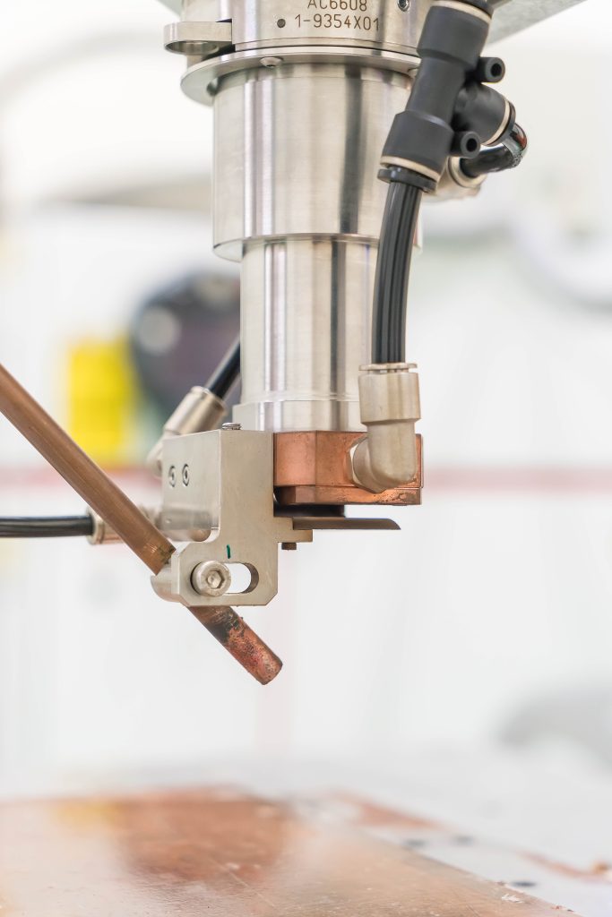 head-laser-cutting-machine-683x1024